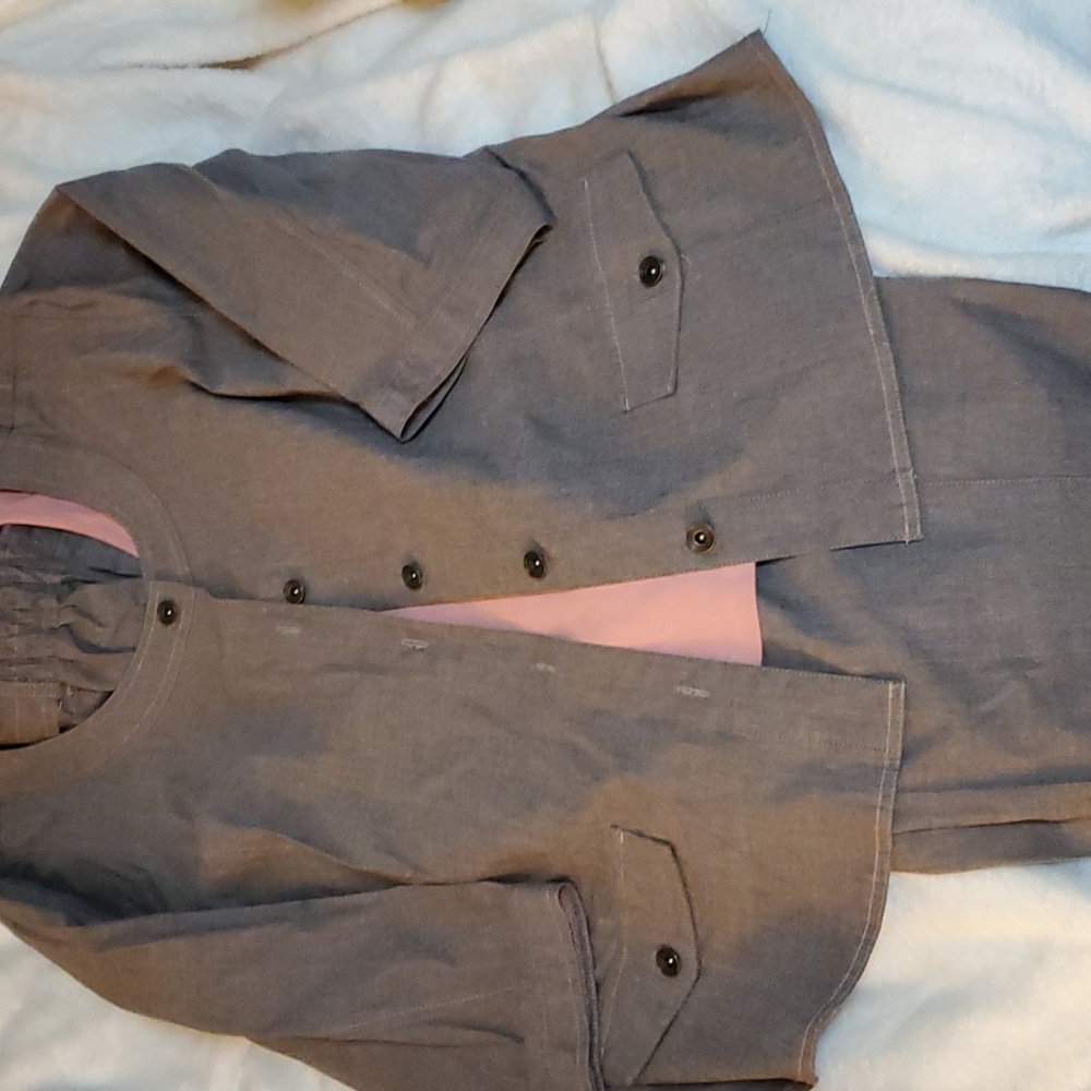 d&co. Outfit, shirt, jacket and capris
